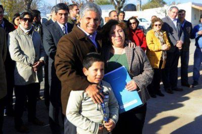 El Gobierno lleva entregadas 1645 viviendas