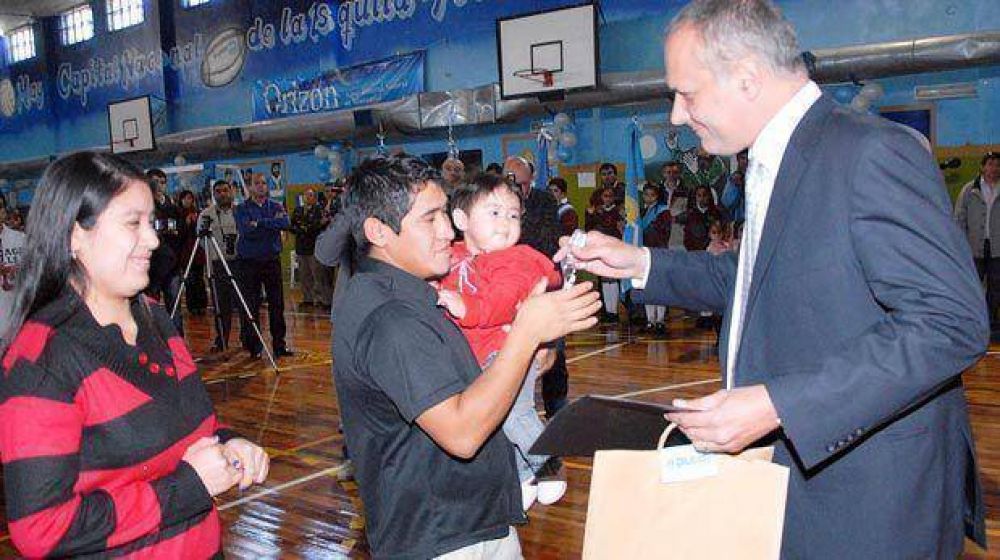 Buzzi dice que hay que trabajar para que todos tengan las mismas oportunidades