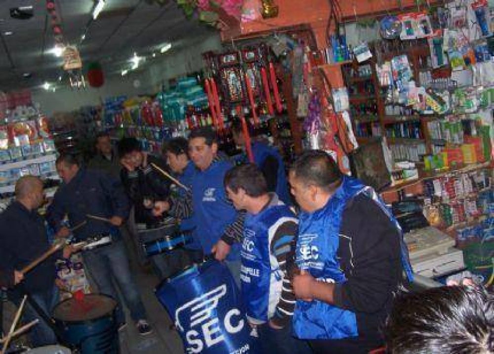 Mercantiles pidieron que blanqueen a dos trabajadores de un Supermercado Chino