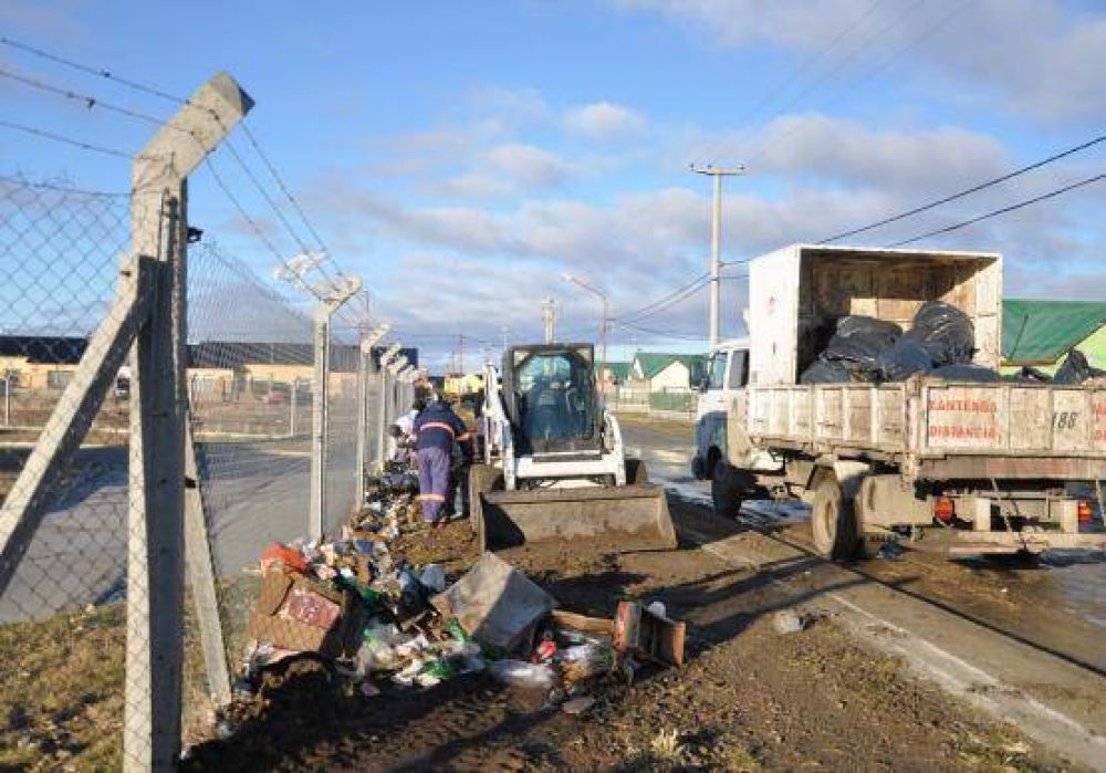 Obras P�blicas despeg� operativo de trabajo en barrios del IDUV
