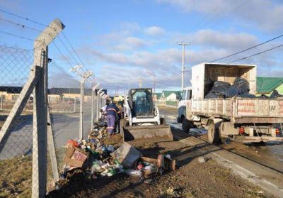 Obras P�blicas despeg� operativo de trabajo en barrios del IDUV