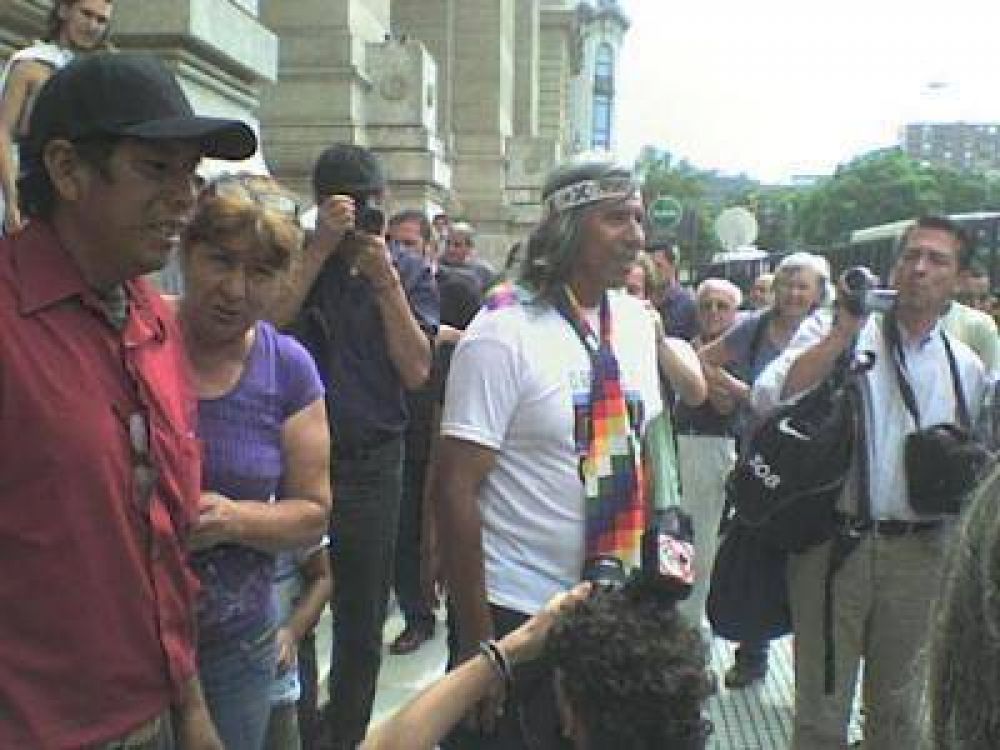 Aborigenes de todo el pa�s vienen a Formosa a denunciar la represi�n de Gildo Insfr�n