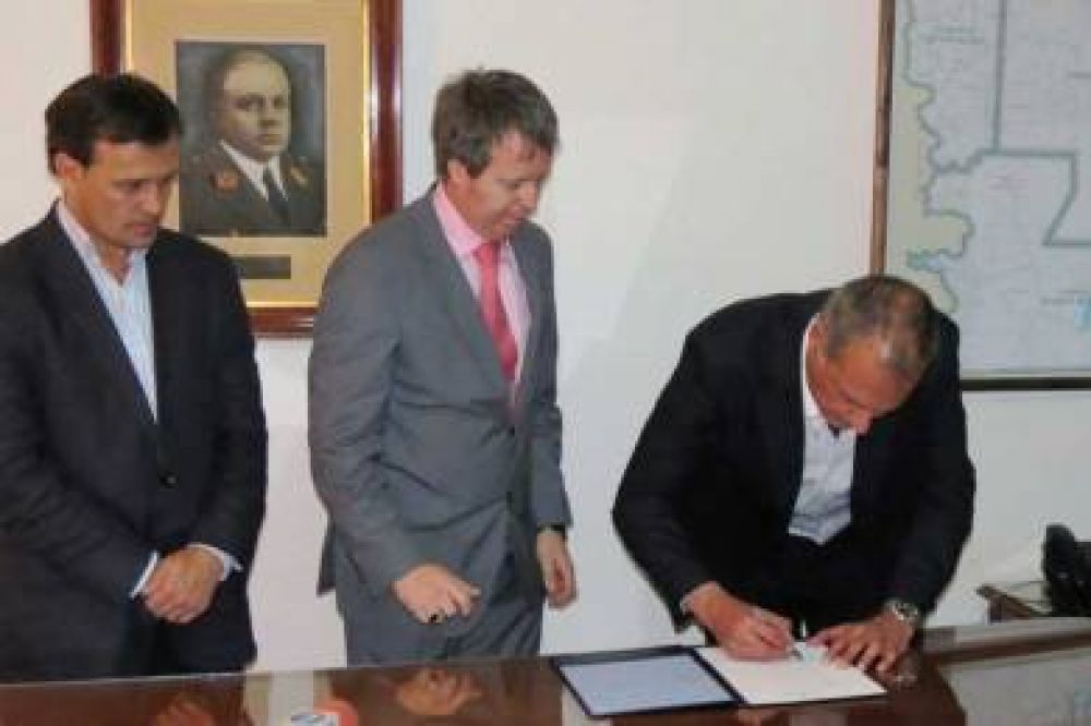 Buzzi traspas� el mando
