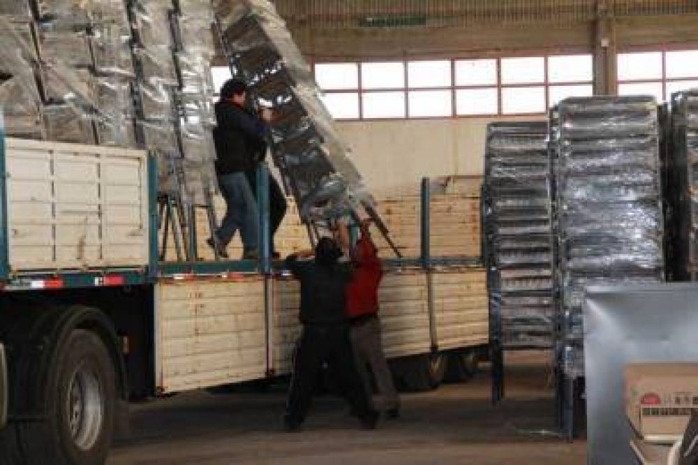 El Ministerio de Educaci�n adquiri� gran cantidad de mobiliario escolar