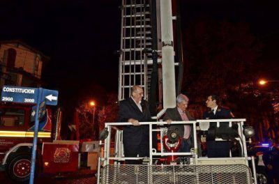 El Municipio de San Fernando entreg� a los Bomberos Voluntarios 4 flamantes unidades