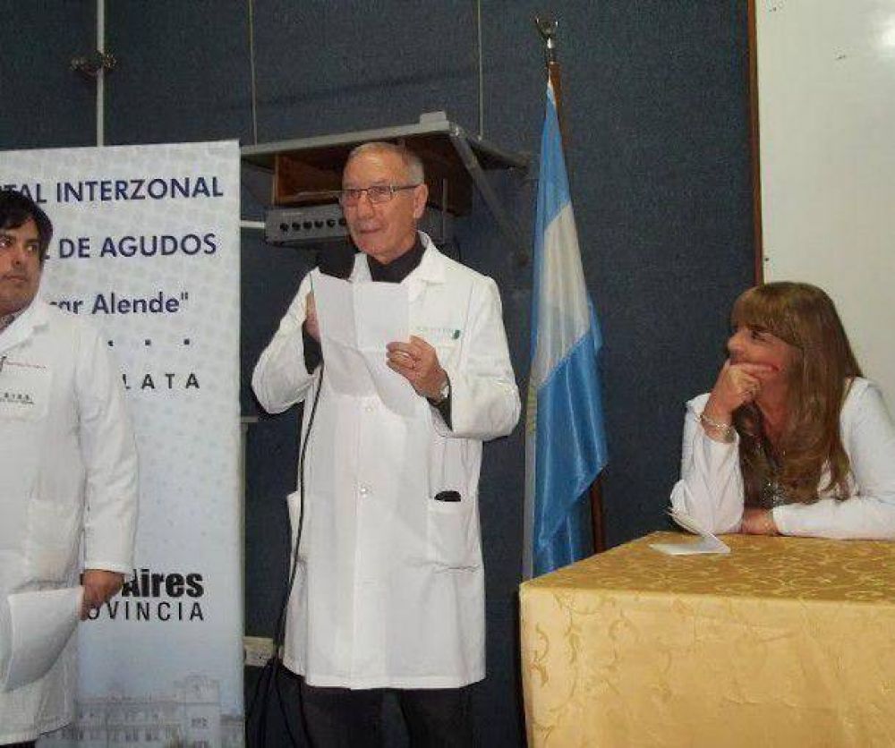 Entregan diplomas a residentes en el Hospital Interzonal