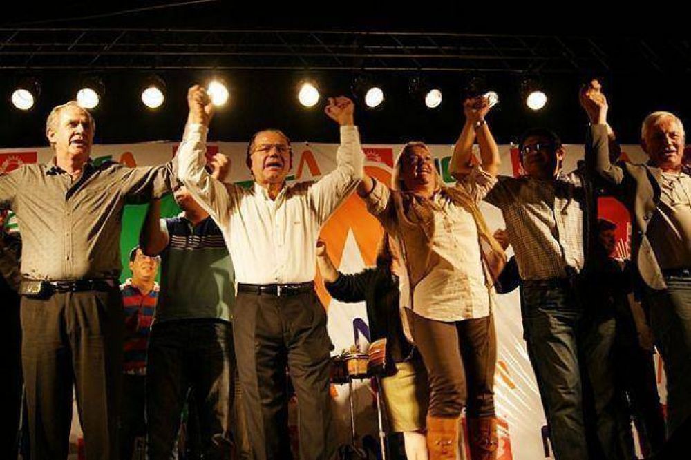 204 delegados del NEA postulan a Gerardo Cipolini como diputado nacional