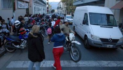 Las motos son la principal causa del caos del tr�nsito en la ciudad