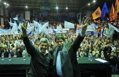 BINNER, DE GENNARO Y LOZANO EN EL CONGRESO FUNDACIONAL DE UP EN LANUS