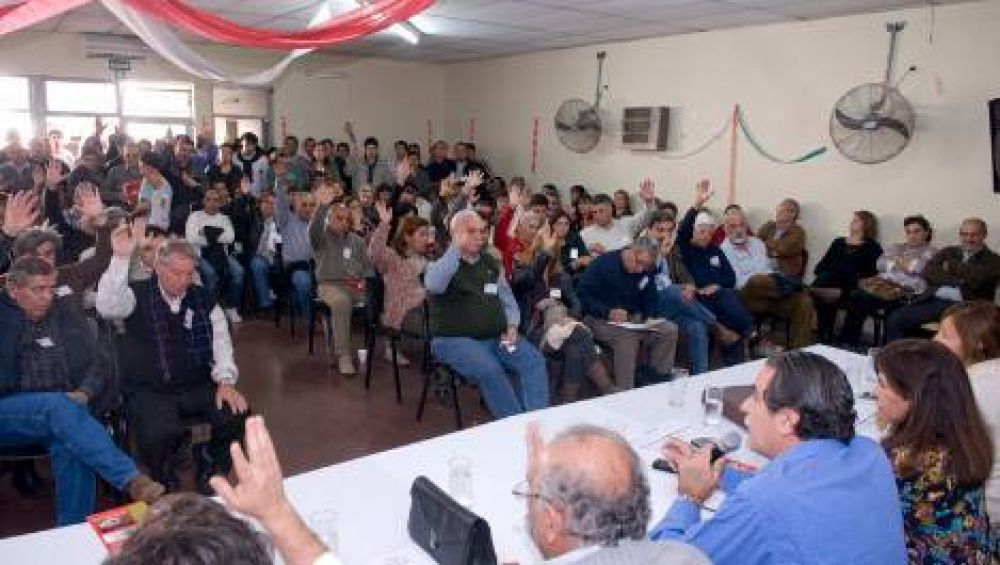 Convenci�n de la UCR: dura cr�tica al Gobierno por la inseguridad