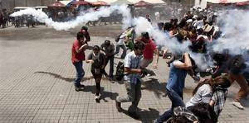 Violentas y masivas protestas contra el gobierno turco