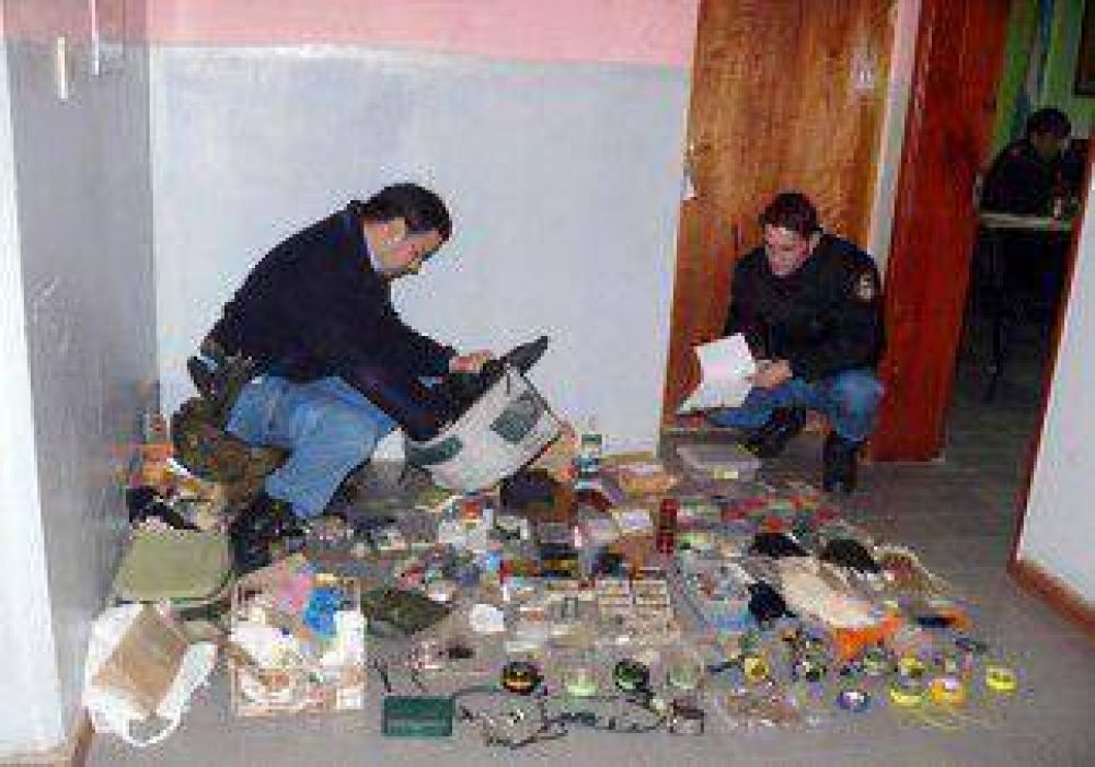 Hallan art�culos de pesca robados 