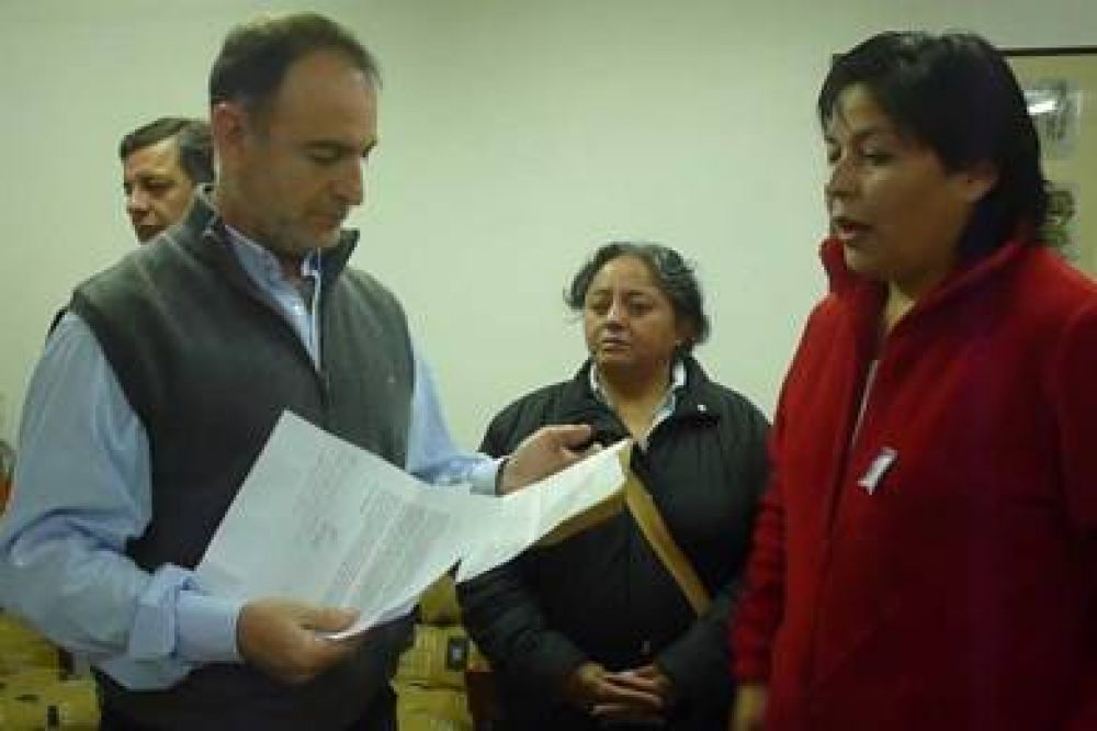 Provincia y municipio avanzan en proyectos productivos para Gobernador Costa