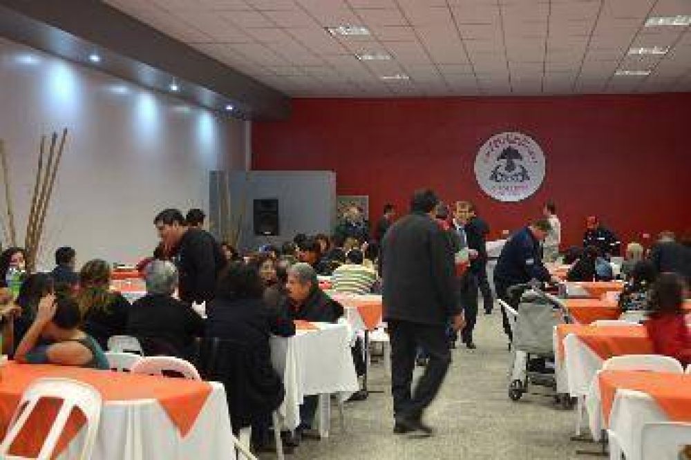 Actos y desfiles se multiplicaron en toda la regi�n