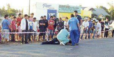 Vecino muri� al ser atropellado por �mnibus