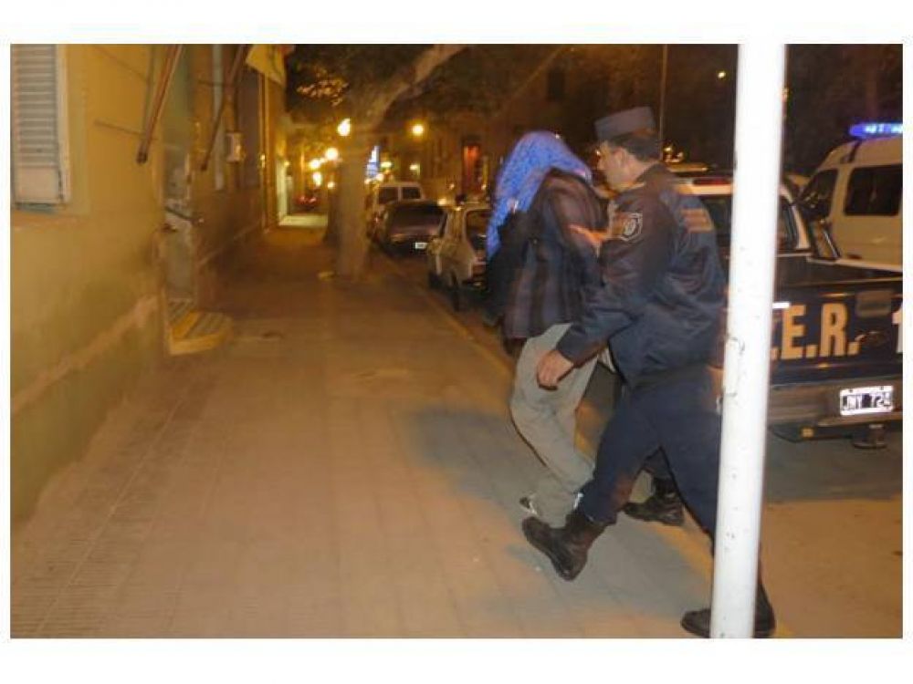 Tres personas detenidas por posesi�n de drogas