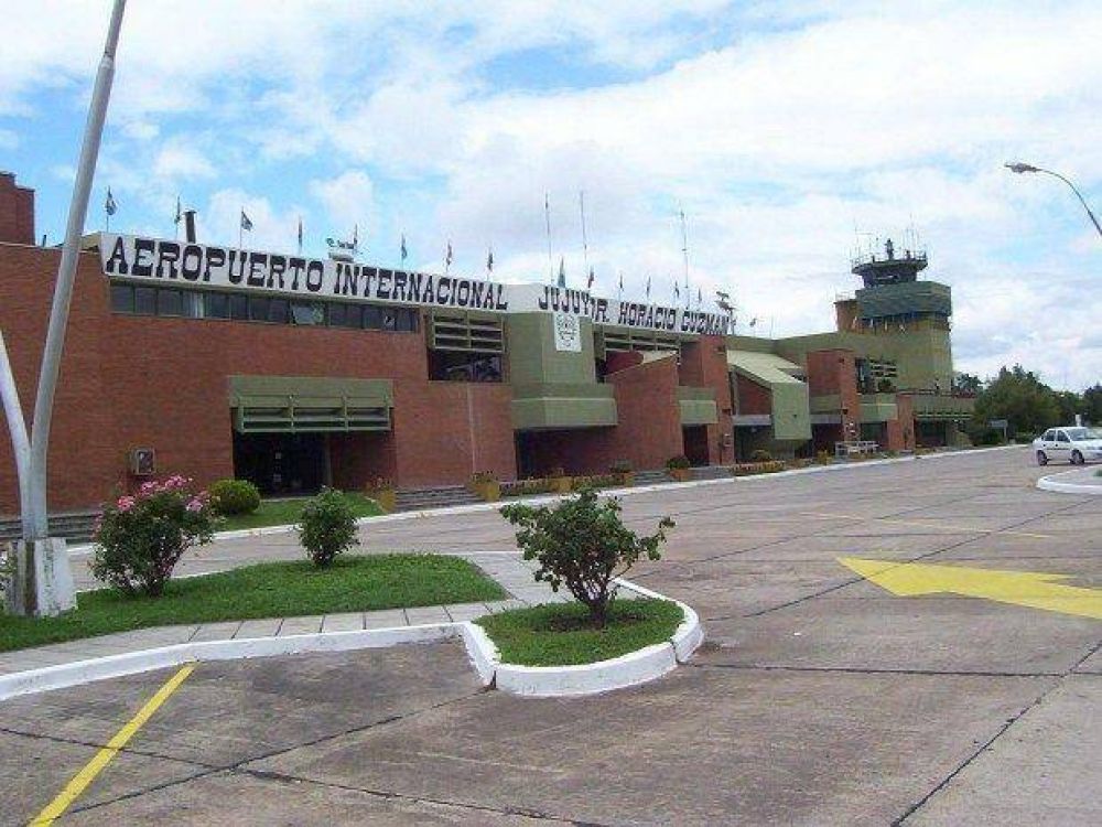 Se concret� el primer vuelo que une Jujuy a C�rdoba
