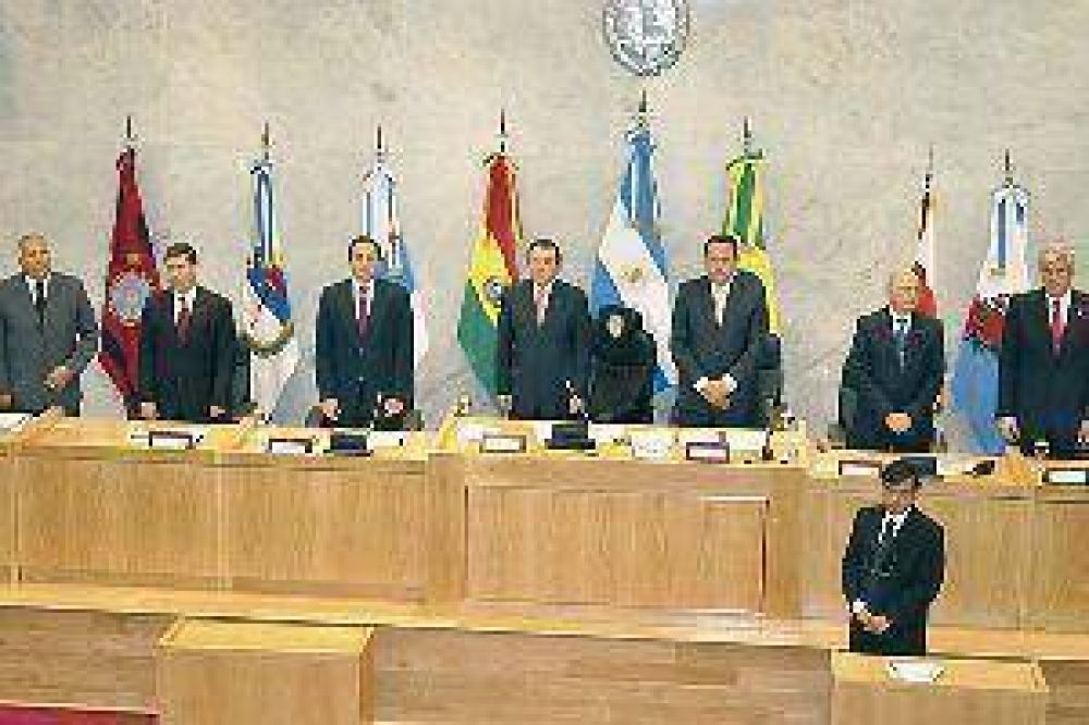 El Parlamento del NOA se re�ne para tratar diversas problem�ticas de la regi�n