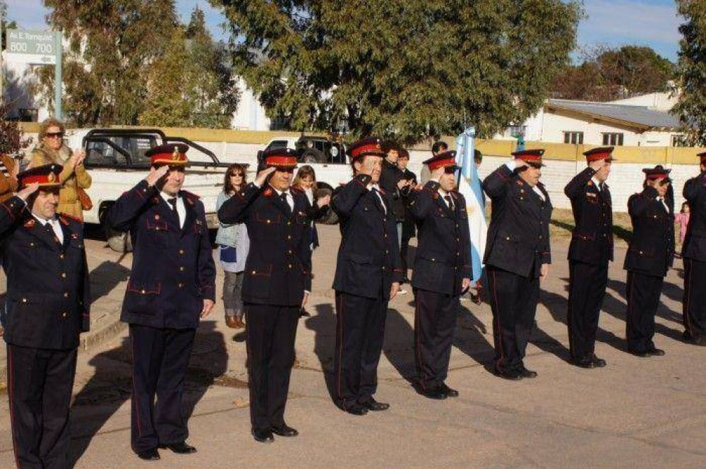 Se cumpli� el acto por el D�a del Bombero Voluntario