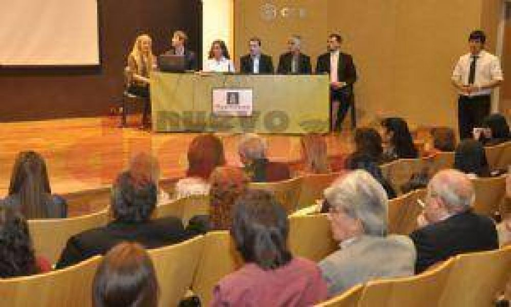 Mihanovich particip� de una emotiva charla