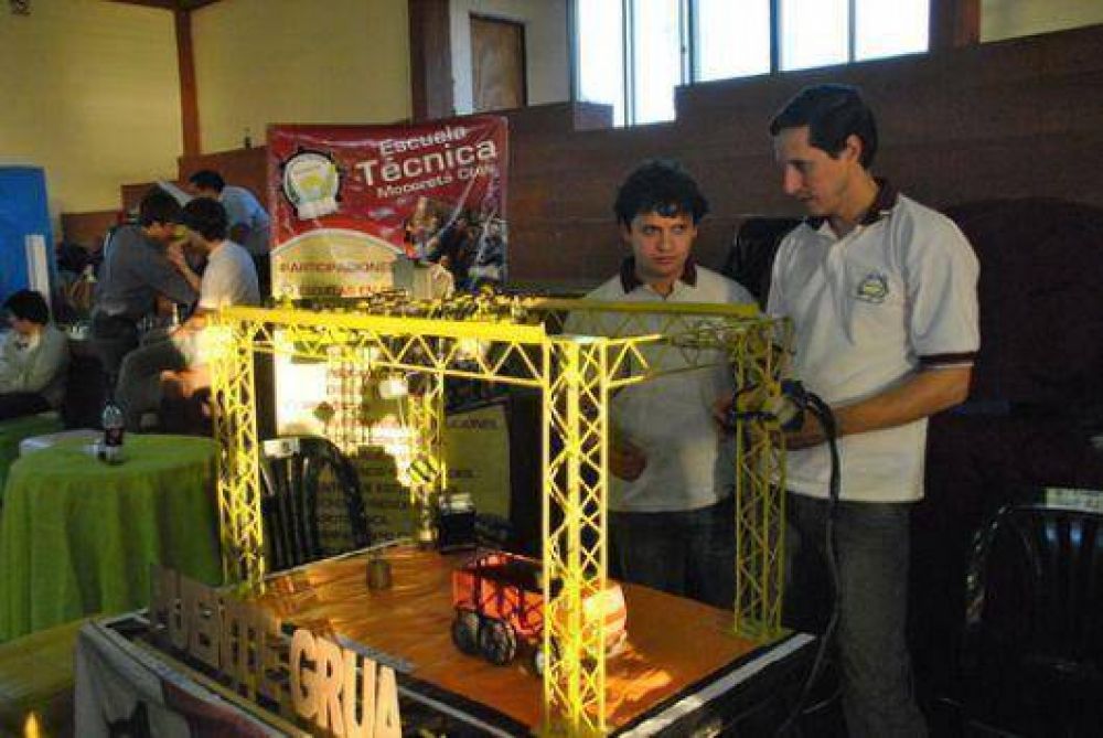 Miles de j�venes disfrutaron del Corrientes Tecno Extremo