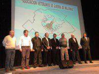 Emotivo homenaje de los excombatientes de Malvinas a sus familias