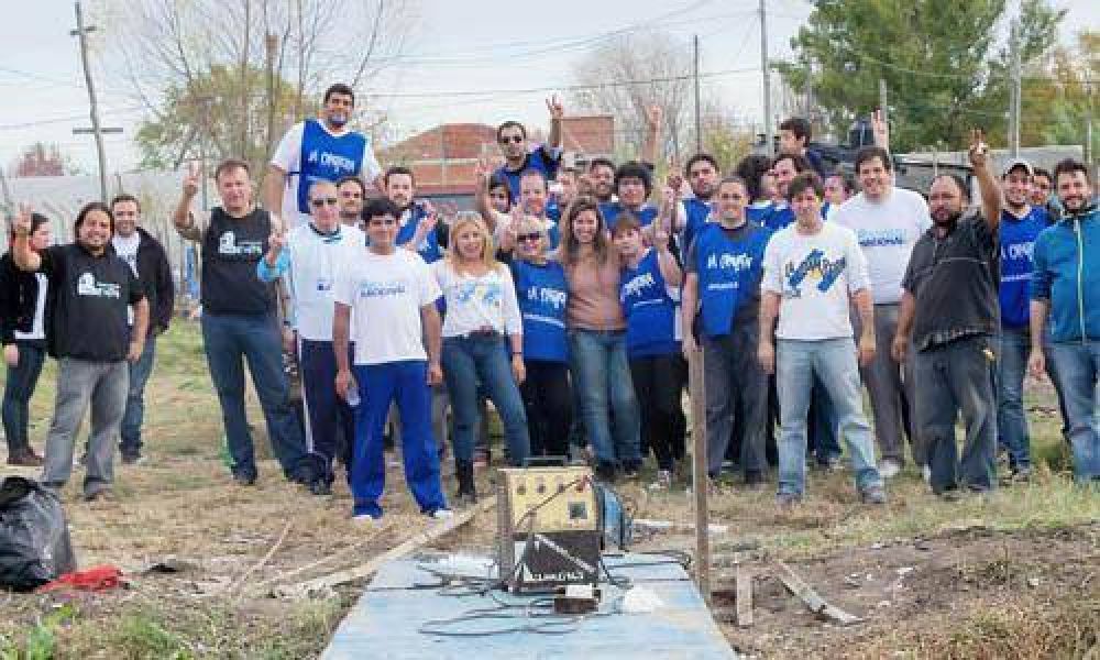 La C�mpora hace pie en los barrios con Unidos y Organizados