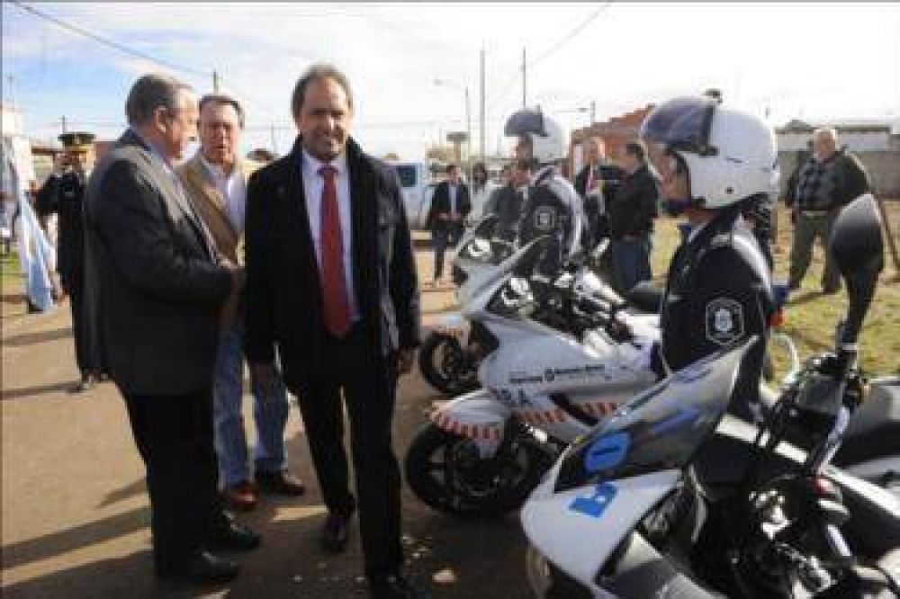 Scioli cumpli� intensa agenda con eje en seguridad, en Tandil