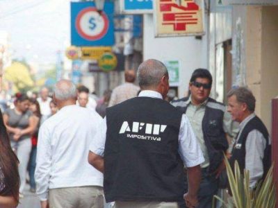 Los salte�os no conf�an en el peso, pero tampoco pueden acceder al d�lar