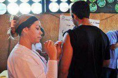 Campa�a de vacunaci�n contra la Hepatitis B en Puerto Vilelas