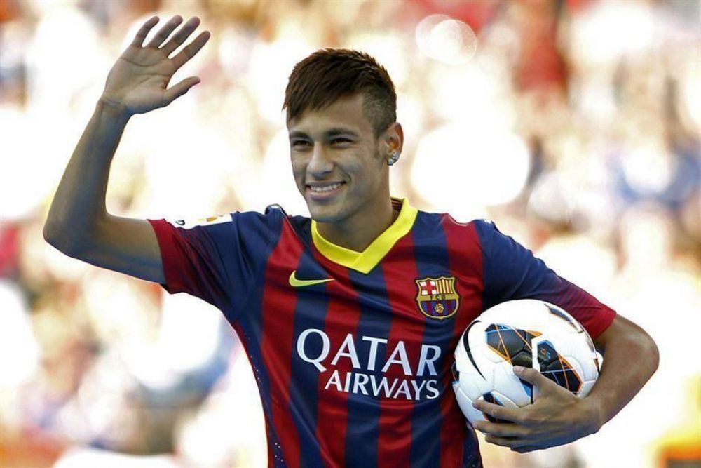 Neymar fue presentado en Barcelona ante 50 mil hinchas