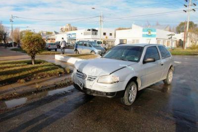 Fuerte colisi�n en calle Alberdi y Federico Spuhr