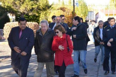 Anuncios para Los Antiguos