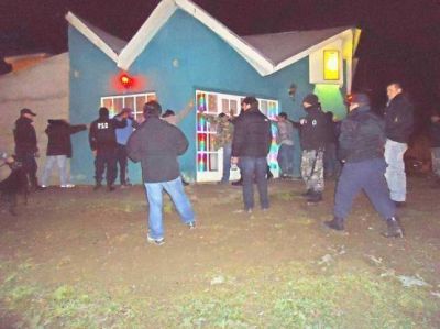 Detectan en bar una habitaci�n clandestina para realizar �pases�