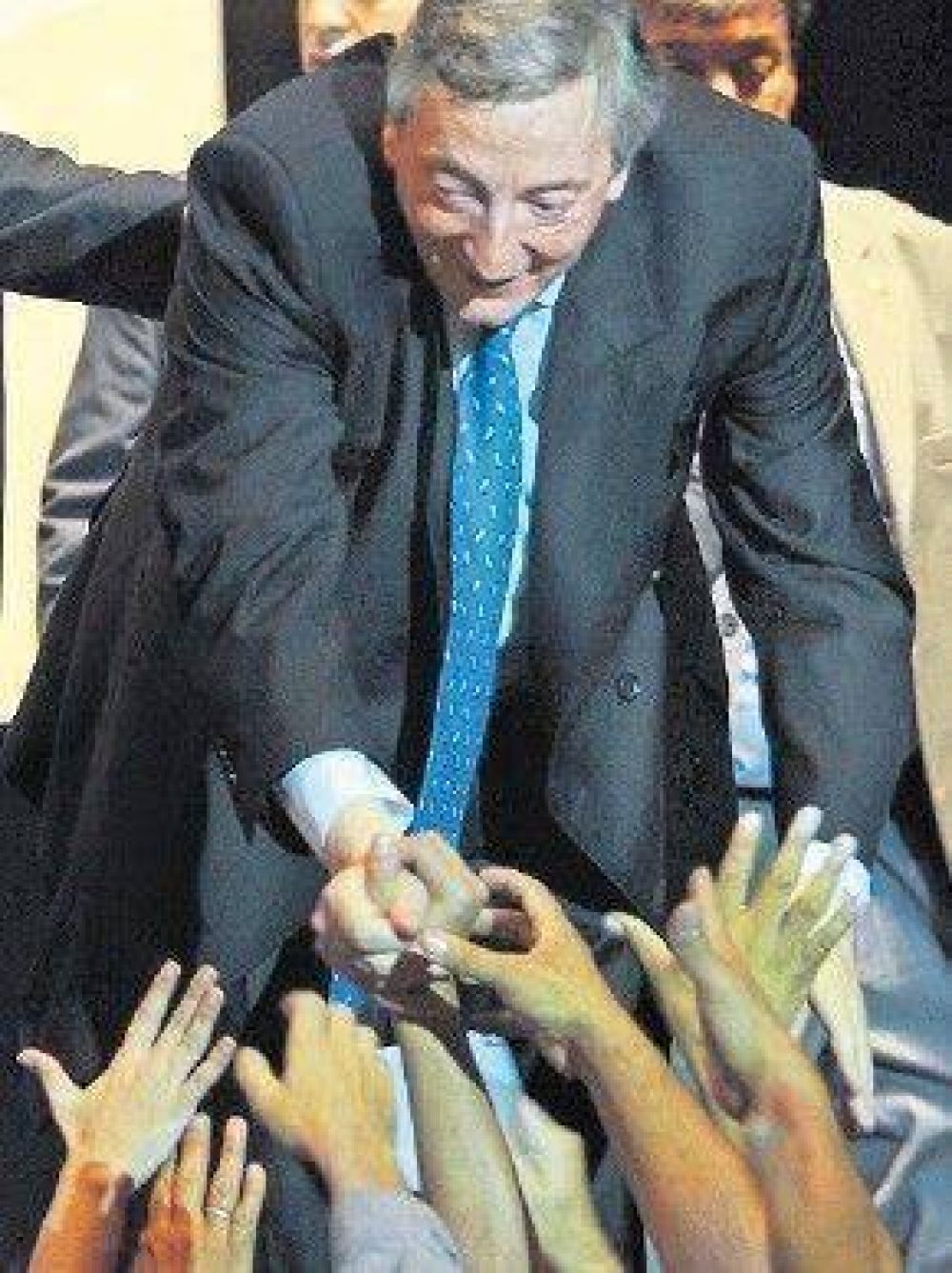 "Si perdemos, el pa�s volver� al 2001", dijo Kirchner