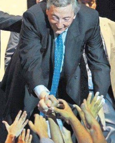 "Si perdemos, el pa�s volver� al 2001", dijo Kirchner