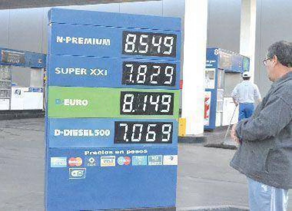 Aument� la nafta s�per en las estaciones de servicios