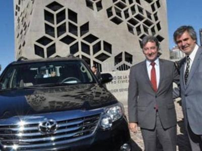 Toyota apuesta al campo y a un auto mediano