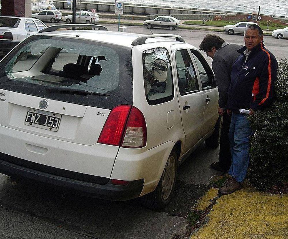 Intenso viento provoc� destrozos y corte en la ruta al aeropuerto
