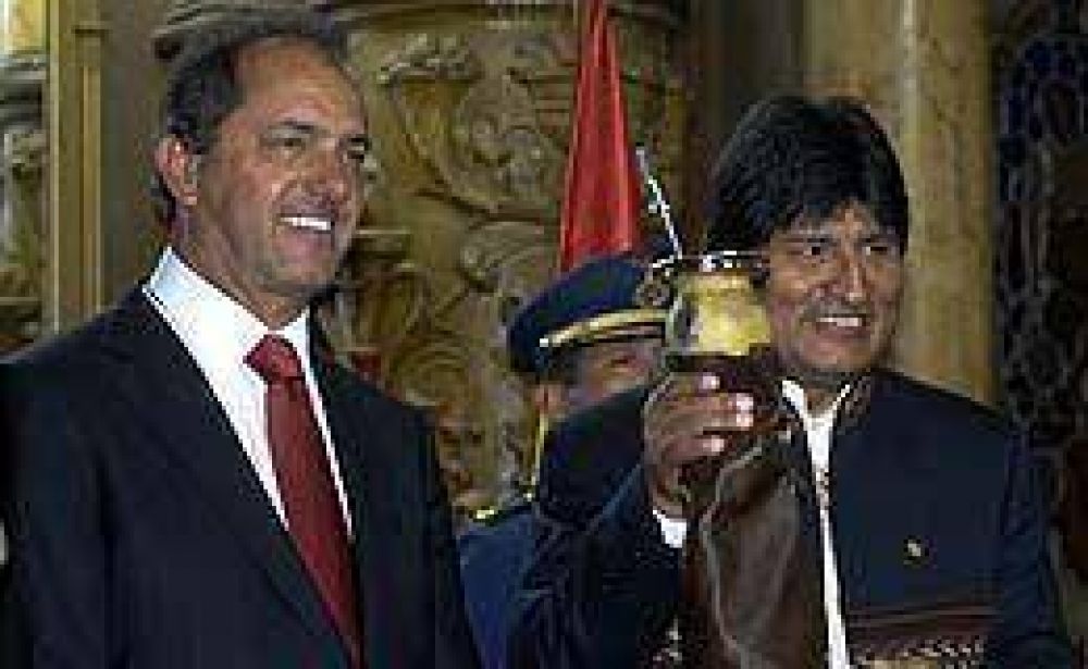 Scioli declar� "visitante ilustre" de La Plata a Evo Morales 