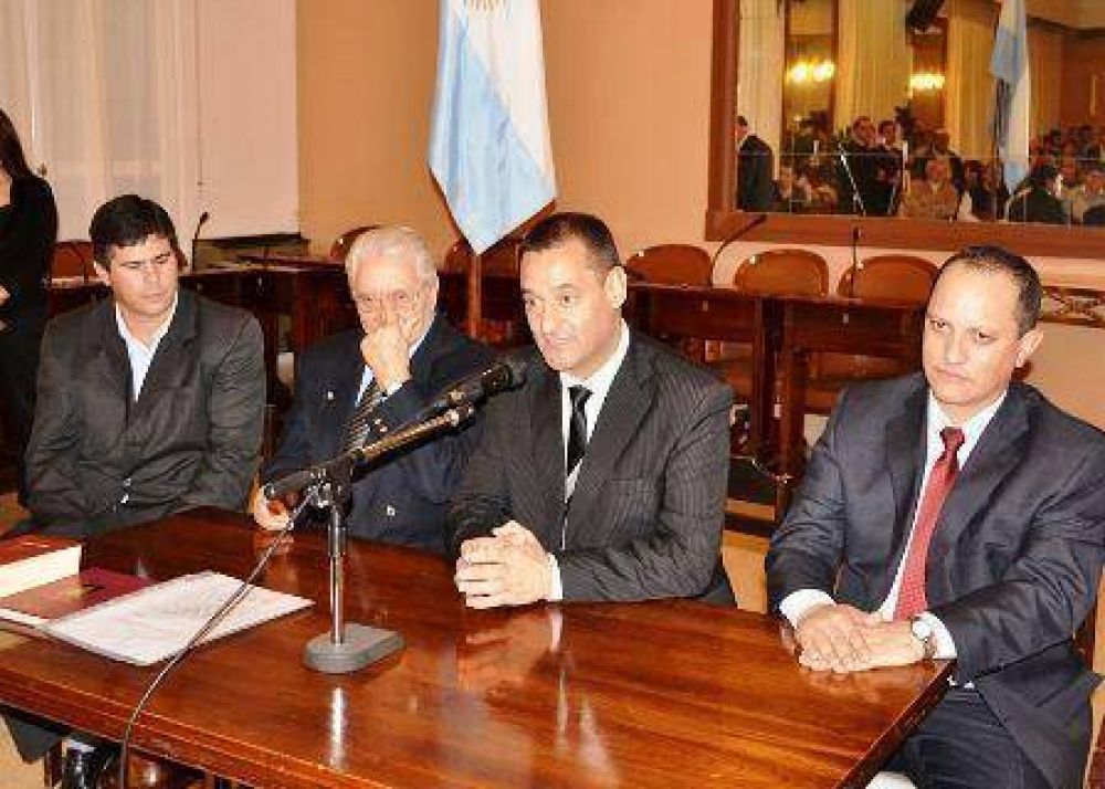 Asumieron Mendiara y Picco en el municipio