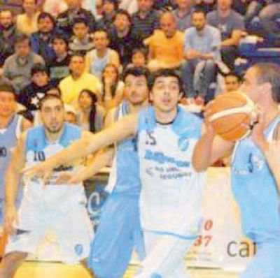 Regatas Uruguay vuelve a jugar en C�rdoba ante Barrio Parque