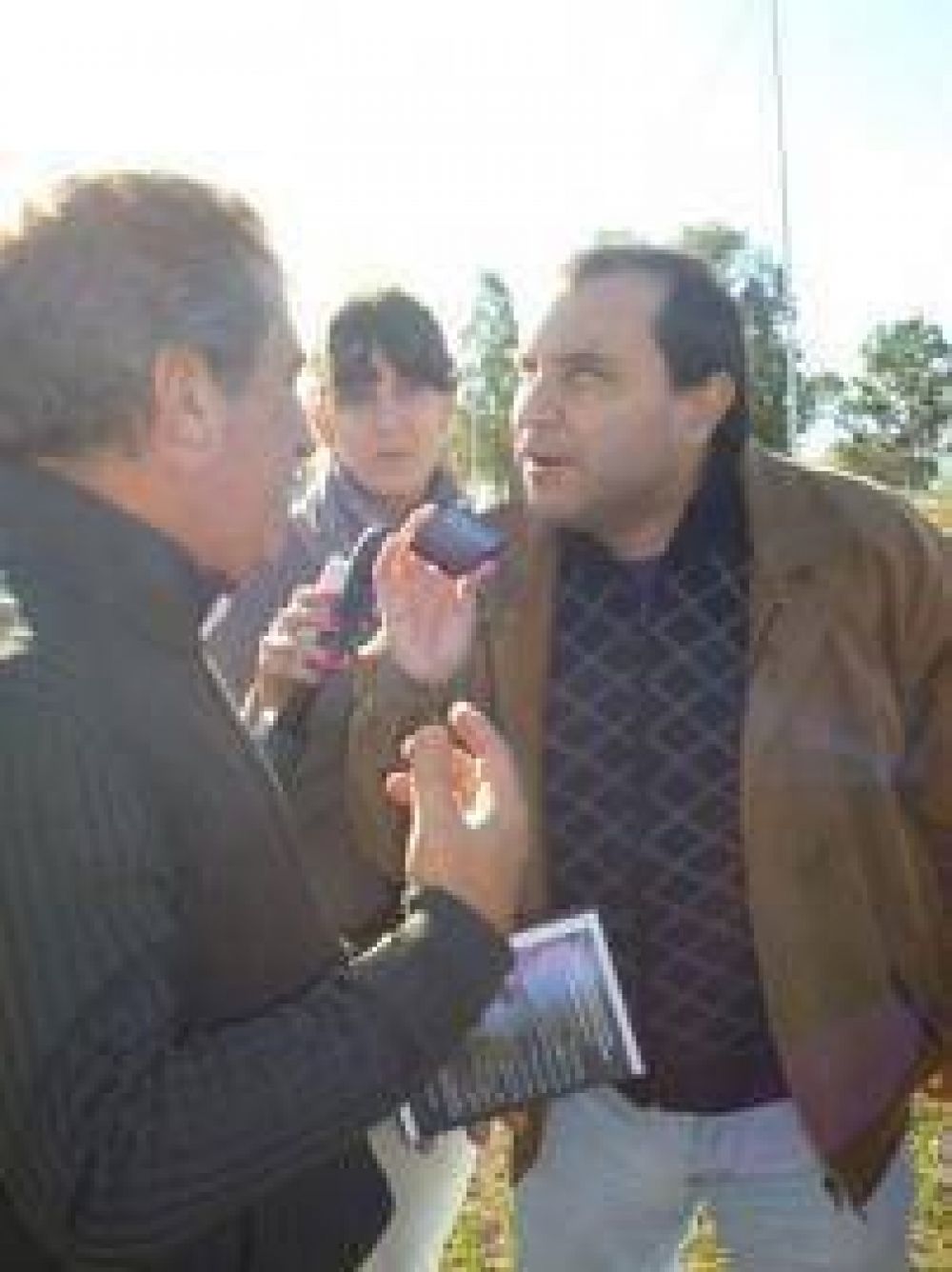 Entregaron al Gobernador la versi�n accesible del largometraje �N�stor Kirchner�