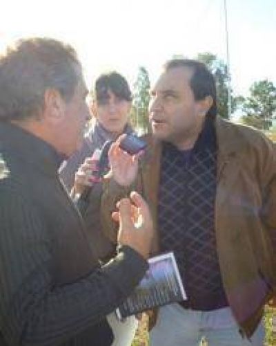 Entregaron al Gobernador la versi�n accesible del largometraje �N�stor Kirchner�