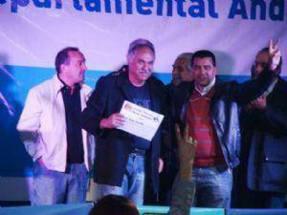 Con cr�ticas al FCyS, hicieron un llamado a la unidad del peronismo
