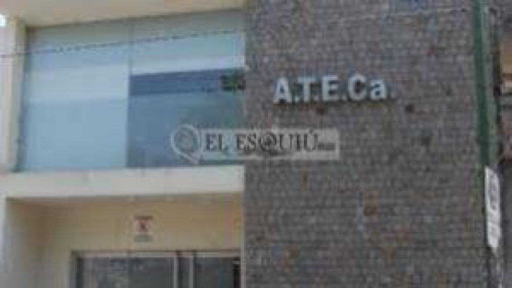Diversos criterios respecto de la baja de comisiones de servicio a docentes