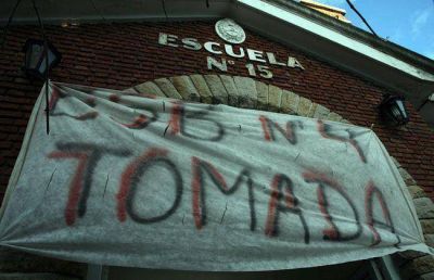 A un mes del inicio de las tomas estudiantiles: cuando las escuelas se caen a pedazos