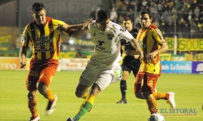 En pol�mico partido, Boca Unidos volvi� a caer en Florencio Varela