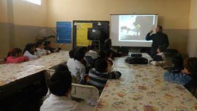 Promueven la educaci�n vial en escuelas de la ciudad