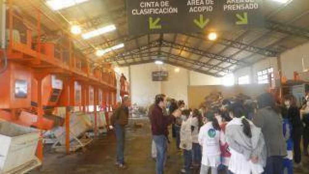 Visita de alumnos del SEM a la Planta de Tratamiento de RSU